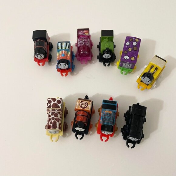 Lot of 10 Fisher Price Thomas and Friends Minis Train Engines - Picture 2 of 16